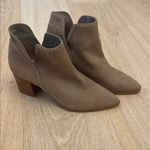 Sole Society never worn Studded Tan Ankle Boots